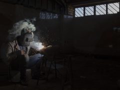 Dinas Damkar Seluma Hapus Sarang Tawon di SPBU